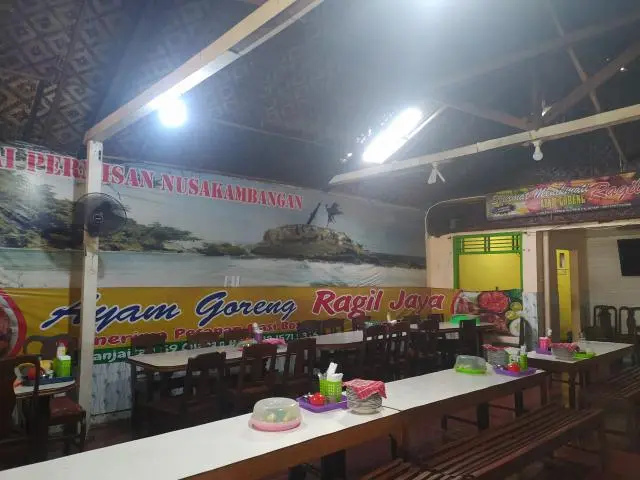 Warung Ayam Goreng Cilacap: Rasa yang Menggugah Selera di Lingkar Timur